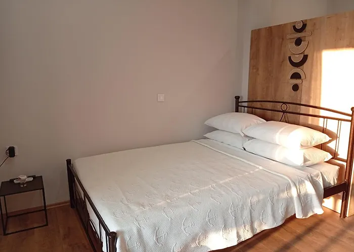 Stavros Luxury Antipernoi